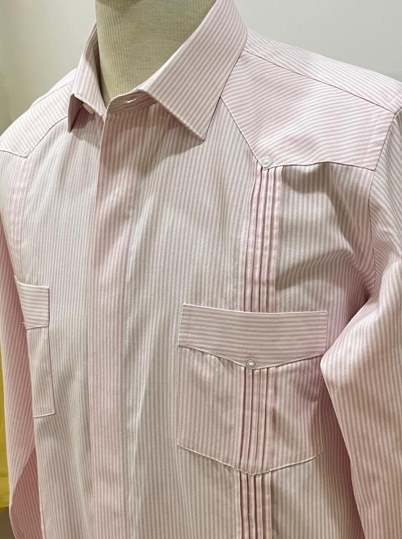 Guayabera rosa de rayas