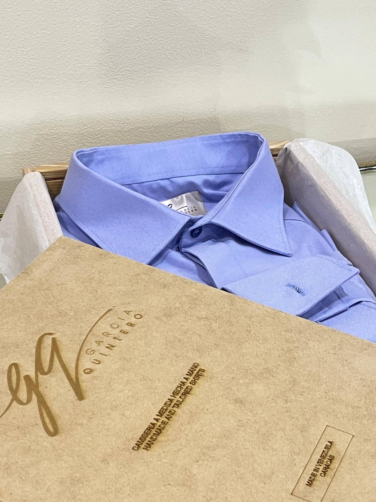 Guayabera azul claro