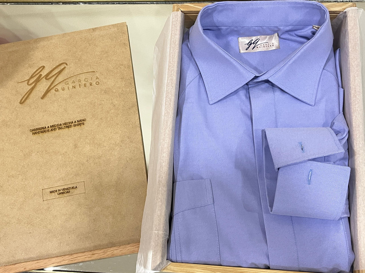 Guayabera azul claro
