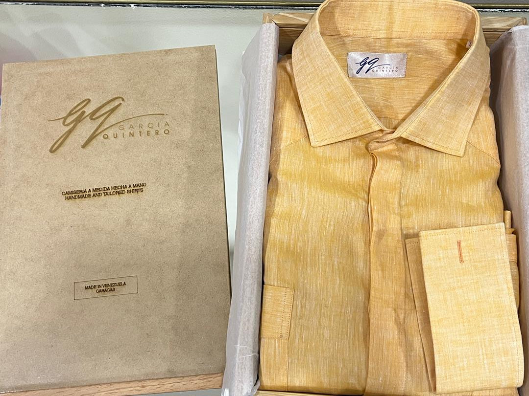 Guayabera naranja sin vivos